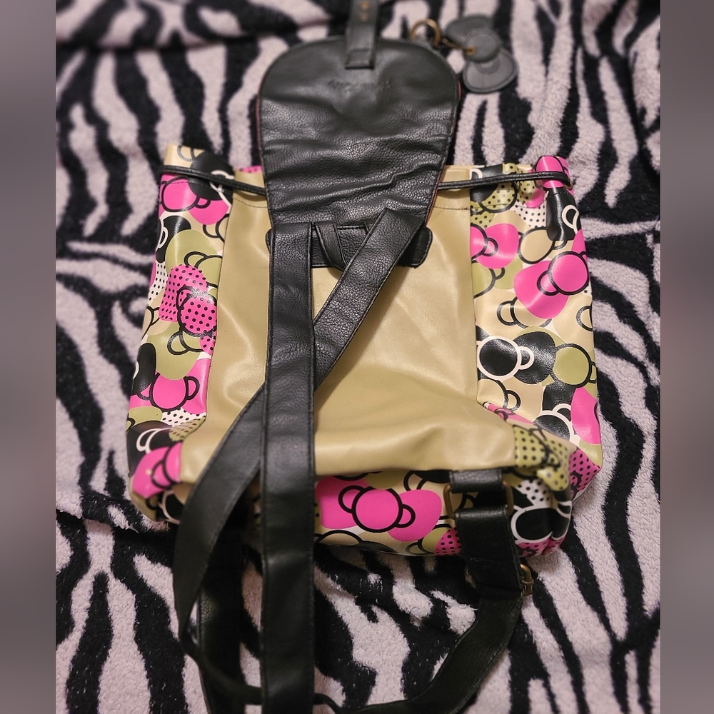 Backpack - Picture 5 of 7